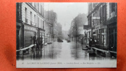 CPA (75) La Crue De La Seine. Levallois Perret .Rue Marjolin. (7A.906) - De Overstroming Van 1910