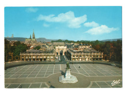 NANCY (54) PLACE STANISLAS. RUE HERE. ARC De TRIOMPHE. - Nancy