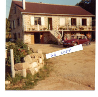 PHOTO - VOITURE - CITROEN - DS - STATIONNEE DEVANT UNE MAISON - Automobiles