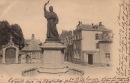 80 , Cpa  AMIENS , 26 , La Statue De Pierre L'Hermite (15343) - Amiens
