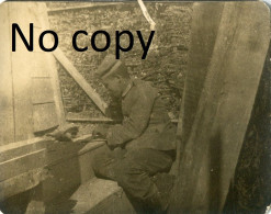 PHOTO ALLEMANDE - SOLDATS DANS UNE TRANCHEE A LA BOISELLE PRES DE THIEPVAL - ALBERT SOMME GUERRE 1914 1918 - Oorlog, Militair