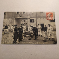 CPA Photo A La Caserne - La Corvée De Quartier - N°14 - Daté 1913 - Carte Très Animée - Personnages