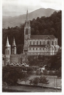 65  Lourdes - La Basilique - Lourdes