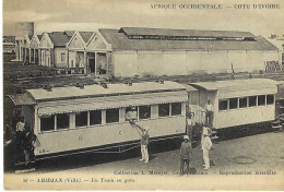 Abidjan (Ville) Un Train En Gare, Rare - Côte-d'Ivoire