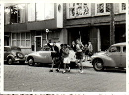 Photographie Photo Vintage Snapshot Amateur Automobile Voiture Enfant - Anonymous Persons