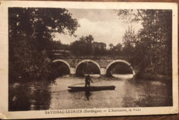 Cp 24 Dordogne, SAVIGNAC-LEDRIER, L'Auvézère, Le Pont, Homme En Barque, éd PLLP Trèfle, écrite En 1954 - Sonstige & Ohne Zuordnung