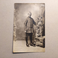 CPA  Photo Militaire En Uniforme Qui Pose - Daté 1915 - Photographie J. Adamo 10, Rue Des Maltais Tunis - Personnages