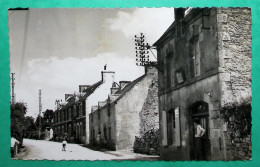 CARTE PHOTO BIEUZY LES EAUX MORBIHAN GRANDE RUE 1953 POST CARD FRANCE - Other & Unclassified