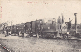 56 - GOURIN : Le Tramway à Vapeur Et Les Employés De La Gare - Superbe Et Rare. - Gourin