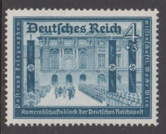 1939. DEUTSCHES REICH. Kameradschaftsblock Der Deutschen Reichspost 4+3 Pf Hinged. (Michel 703) - JF539164 - Neufs