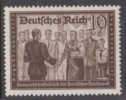 1939. DEUTSCHES REICH. Kameradschaftsblock Der Deutschen Reichspost 10+5 Pf Hinged. (Michel 707) - JF539168 - Ongebruikt