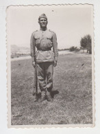 Ww2 Bulgaria Bulgarian Military Soldier With Uniform And Rifle, Field Military Orig Photo 6x8.3cm. (20058) - Guerre, Militaire