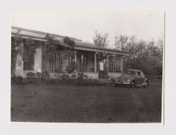 Old Volkswagen Beetle Car In Yard, Scene, Vintage Orig Photo 11.7x8.7cm. (38837) - Automobili