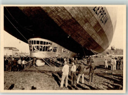 13292909 - Haltemannschaften An Den Haltetauen Des Luftschiffes D-LZ127 Graf Zeppelin Verlag Spemann - Aeronaves