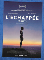 CPM Cinema Affiche Sur Carte Film L échappée Drift D' Anthony Chen - 24/04/2024 Festival De Sundance - Manifesti Su Carta