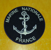 TISSU PATCH : MARINE NATIONALE FRANCE , ARMEE DE LA MARINE FRANCAISE , DIAMETRE 9 CM , BON ETAT VOIR PHOTO . POUR TOUT R - Marinera