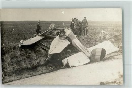 13277709 - Abgestuerztes Feindliches Flugzeug Militaer Soldaten - 1914-1918: 1a Guerra