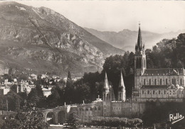 AD433 Lourdes - La Basilique Et Le Pic Du Jer / Viaggiata 1957 - Lourdes