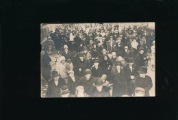 Carte Photo Groupement Mache De Femmes Enfant Et Quelques Hommes  à Identifier - Anonymous Persons