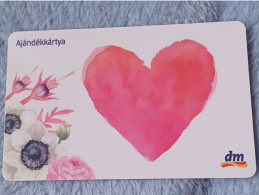 GIFT CARD - HUNGARY - DM 15 - FLOWERS - HEART - Tarjetas De Regalo