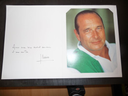 PHOTO GRAND FORMAT 1 - ENV 1 - POLITIQUE - PHOTO AVEC DEDICACE DU PRESIDENT DE LA REPUBLIQUE JACQUES CHIRAC - Signed Photographs