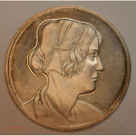 Médaille Argent 1er TITRE- PORTRAIT DE JEUNE FILLE AVEC BONNET, Lartdesgents.fr - Monarquía / Nobleza