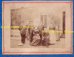 Photo Ancienne Vers 1900 - Beau Portrait De Famille , Faux Perroquet ? Valet Photographe Paris Belleville - Homme Femme - Alte (vor 1900)