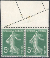 [** SUP] N° 137, 5c Vert En Paire - Jolie Curiosité De Piquage - 1903-60 Sower - Ligned