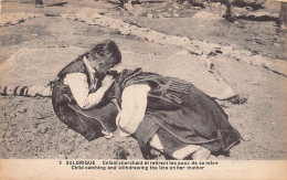 Greece - SALONICA - Child Catching The Lice On Her Mother - Publ. Papeterie Marisienne 2 - Grèce