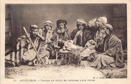 Liban - MONT-LIBAN - Druses En Train De Prendre Leur Repas - Ed. M. I. Corm 19 - Libano