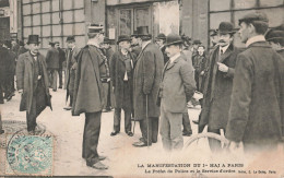 75 Paris Manifestation Du 1er Mai Le Préfet De Police Et Service D' Ordre CPA - Andere & Zonder Classificatie