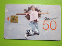 1/06/2010 - Télécarte 50 - 150000 CABINES - Telephones