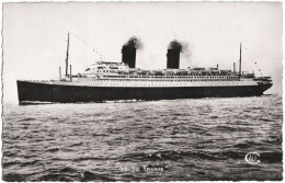 CPSM BATEAUX. PAQUEBOT.  "ILE DE FRANCE" - Steamers