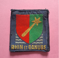 1ère Armée Rhin Et Danube Insigne Tissé Avec Boutons Pressions - Scudetti In Tela