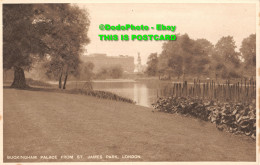 R449214 Buckingham Palace From St. James Park. London - Sonstige & Ohne Zuordnung