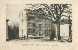 Cpa LA FERTE GAUCHER 77 Moulins De La Ville Et Passerelle - La Ferte Gaucher