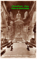 R450504 London. St. Paul Cathedral. The Choir And Reredos. Valentine. RP - Autres & Non Classés