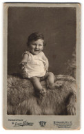 Photo Louis Frohwein, Strassburg I. E., Gutenbergerplatz 7, Lachendes Kleinkind  - Personnes Anonymes