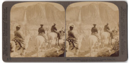 Stereo-Fotografie Underwood & Underwood, New York, Ansicht Glacier Point / CA, Reiter Vor Yosemite Falls  - Stereoscoop