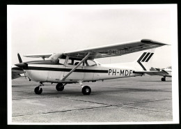 Fotografie Flugzeug, Schulterdecker Propellerflugzeug, Kennung PH-MDF  - Luchtvaart