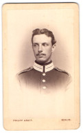 Fotografie Philipp Graff, Berlin, Jerusalemer-Str. 18, Junger Einjährig-Freiwilliger In Gardeuniform Mit Moustache  - Krieg, Militär