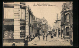 CPA Cayeux-sur-Mer, Grande Rue Avec Galeries Modernes  - Cayeux Sur Mer