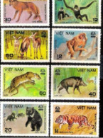 2590  Bears - Deers - Wolves - Felins - Vietnam Yv 373-80 - MNH - 1,75 (7) - Osos