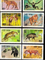 2590  Bears - Deers - Wolves - Felins - Vietnam Yv 373-80 - MNH - 1,75 (7) - Orsi