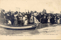 13) SAINTES MARIES De La MER - La  Procession - Saintes Maries De La Mer