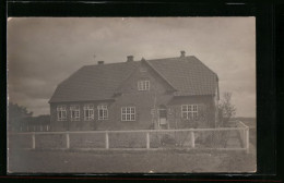 Foto-AK Lintrup, Blick Auf Ein Gebäude  - Denmark