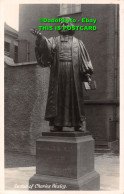 R452464 Statue Of Charles Wesley. RP. Postcard - Wereld