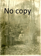 PHOTO FRANCAISE - POILUS EN CORVEE DE SOUPE EN FORET DE CHAMPENOUX PRES DE NANCY MEURTHE ET MOSELLE GUERRE 1914 1918 - Guerre, Militaire