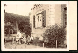 Fotografie Brück & Sohn Meissen, Ansicht Diesbar / Elbe, Famile An Der Villa Getrud Mit Puppenwagen  - Orte