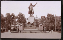 Fotografie Brück & Sohn Meissen, Ansicht Torgau / Elbe, Blick Auf Das Denkmal Friedrich Des Grossen  - Places